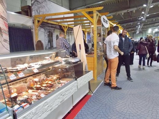 Вкусотии със 100 вида люти чушки и шоколад с баобаб на изложение в Пловдив