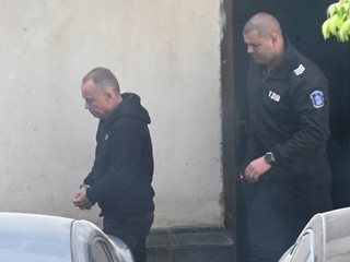 Задържаният по делото за митниците Марин Димитров се отказа от адвоката си