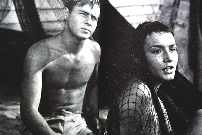 Анна Пруцнал и Георги Наумов във филма “Слънцето и сянката”. Режисьорът му Рангел Вълчанов е обявен в САЩ за обещаваш млад талант.