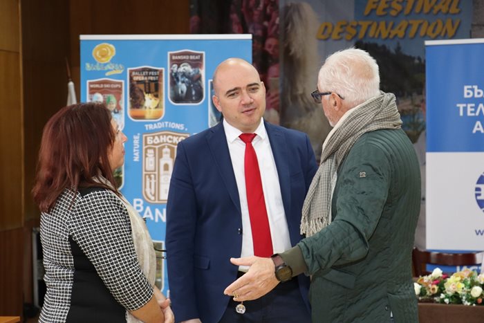 Министър Димитров обсъжда с туроператори подготовката за зимния сезон.