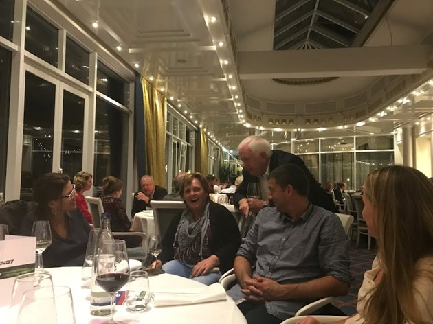 Петер-Йозеф Паффен обича да се шегува с аграрните журналисти по време на срещите в Марктобердорф