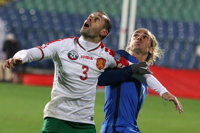 Гризман (вдясно) срещу България