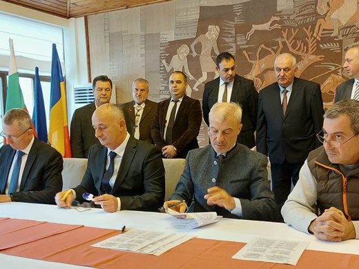 България и Румъния ще работят съвместно за устойчивото стопанисване и опазване на горите