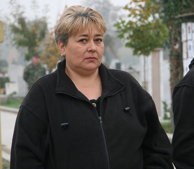 Недялка Михайлова наследи от баба си грижите за британските гробища в Пловдив.