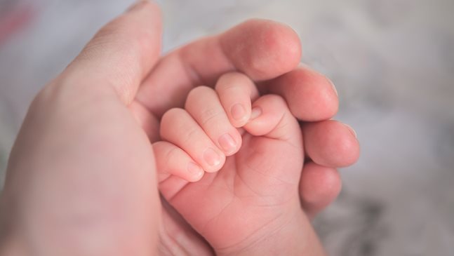 Колко бързо растат бебешките нокти?
