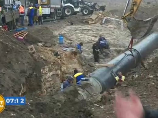 17 часа Продължава възстановяването на разкъсания газопровод