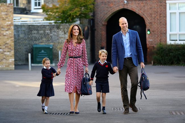 Принцеса Шарлот, Кейт Мидълтън, принцовете Джордж и Уилям СНИМКИ: Ройтерс