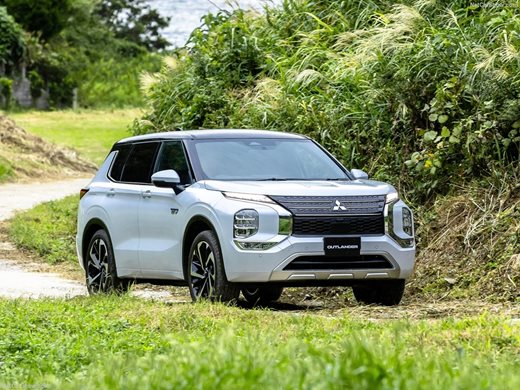 Mitsubishi се връща в Европа с Outlander хибрид с пробег до 844 км