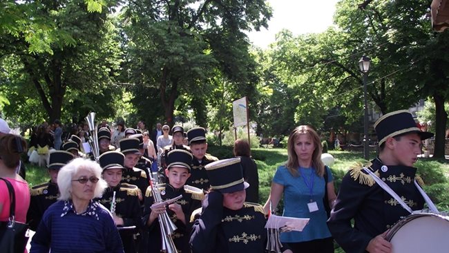 Национален преглед на музиканти и мажоретки се провежда в Свищов.