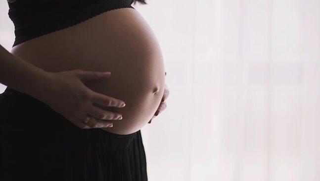 Изследване: Нормалното раждане е безопасно за 90% от жените с цезарово сечение