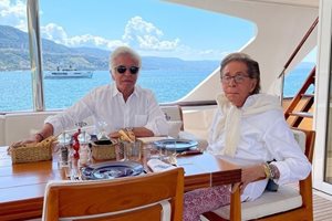 Джанкарло Джамети и Валентино (вдясно) на яхтата си.