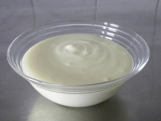 Фирми нарушават стандарта с кофички за кисело мляко