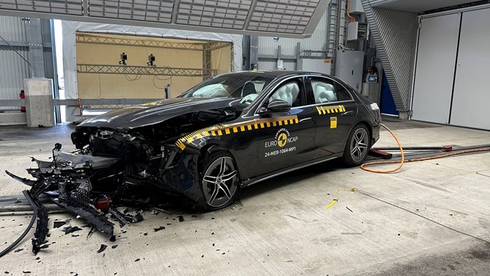 Mercedes-Benz E-Class - победителят в краш теста на Euro NCAP. Снимки: Euro NCAP