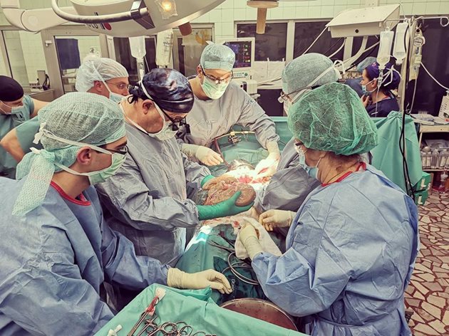 Миг от трансплантацията на бургазлията във ВМА