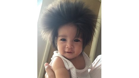 Бебето с най-гъста коса в света