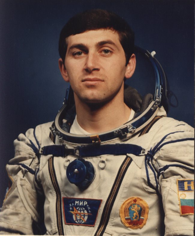 27-годишният кандидат за полет в Космоса старши лейтенант Красимир Стоянов