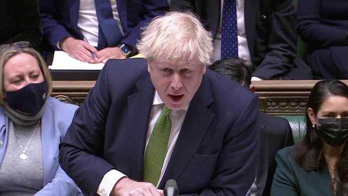 Борис Джонсън говори в Камарата на общините на британския парламент. Снимка Ройтерс
