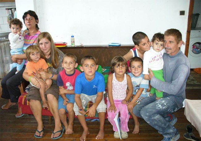 Цанка и Иван с девет от децата си
