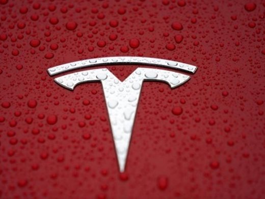 Tesla планира да произвежда зарядни устройства в Китай