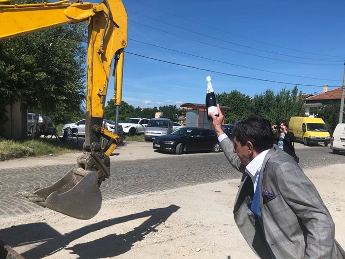 Кметът на Стамболийски Георги Мараджиев даде старт на строителните дейности
