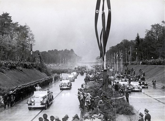 Май 1935 г.: Адолф Хитлер открива магистралата между Франкфурт на Майн и Дармщат. Снимка: Австрийски държавен архив