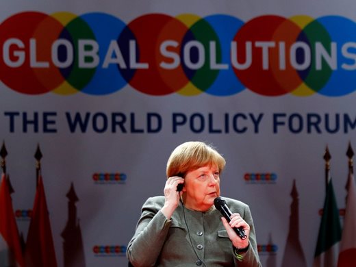 Меркел не изключва „Хуауей" от надпреварата за изграждането на 5G мрежата в Германия
