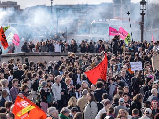 Без реални последици за туризма в Париж от стачките, но опасността остава