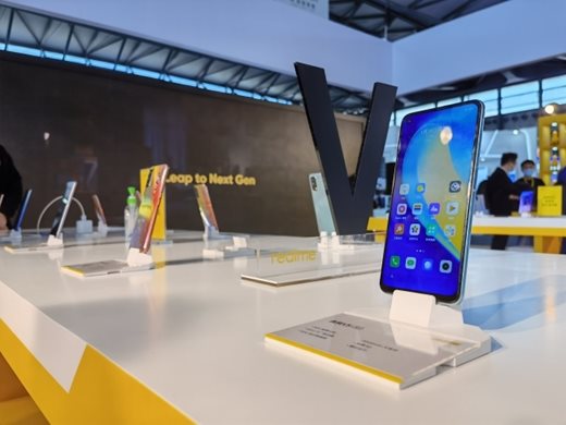 5G телефоните продължават да доминират при продажбите на смарт устройства в Китай