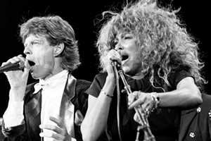 Мик Джагър и Тина Търнър пеят заедно в Ню Йорк през 1989 г. СНИМКА: Ройтерс