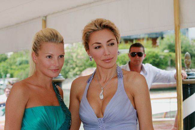 Мишел Бонев и Лича Нунес, която я запознава с Берлускони, на филмовия фестивал във Венеция през 2010 г.