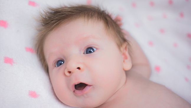 Колко време след раждането става ясен истинският цвят на очите?