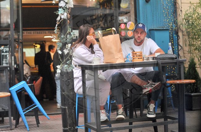 Двойката обядва в едно от най-тузарските заведения в центъра на София