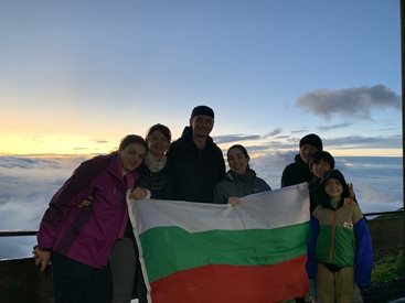 Група от Посолството на България в Япония изкачи планината Фуджи