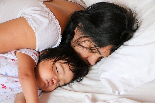 В Азия спането на семейството в една стая е силно разпространено и не се дължи на бедност, както се твърди в западните държави.