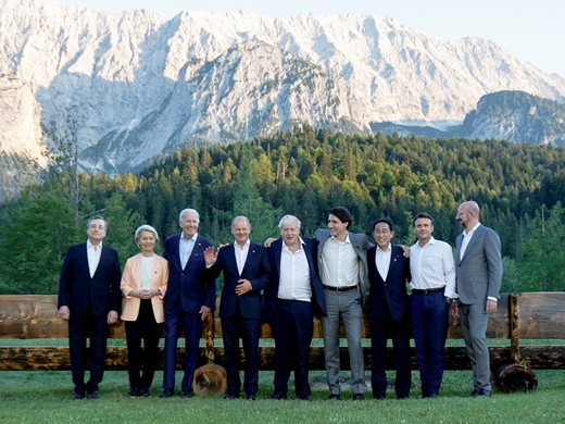 Г-7 се договори за таван на цената на руския петрол от декември