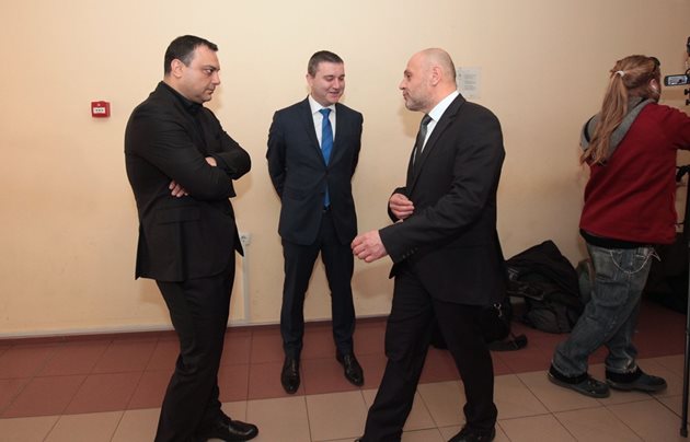 Ивайло Московски, Владислав Горанов и Томислав Дончев чакат реда си за разпит в спецсъда.
