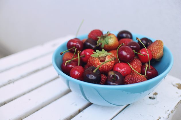 Кило ягоди и череши на ден стигат за всички хранения по време на диета.