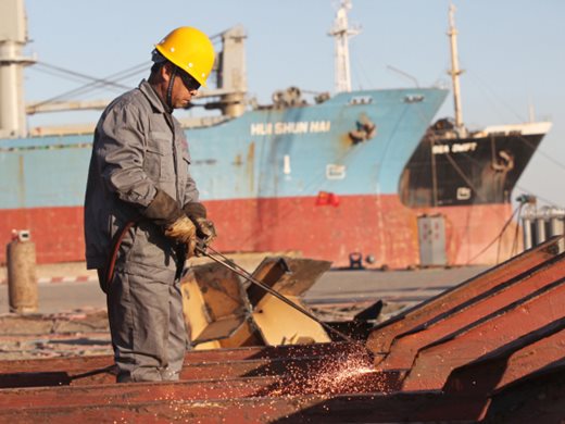 Китай забранява вноса на стари кораби от чужбина