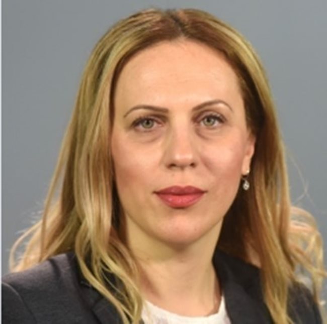 Марияна Николова