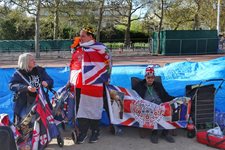 26 години къмпингуване пред Бъкингамския дворец в Лондон