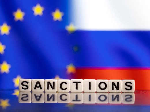 ЕК работи за намаляване на цената при налагане на забрана на руския петрол