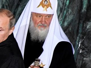 Путин присъства на пасхалното богослужение в "Христос Спасител" в Москва