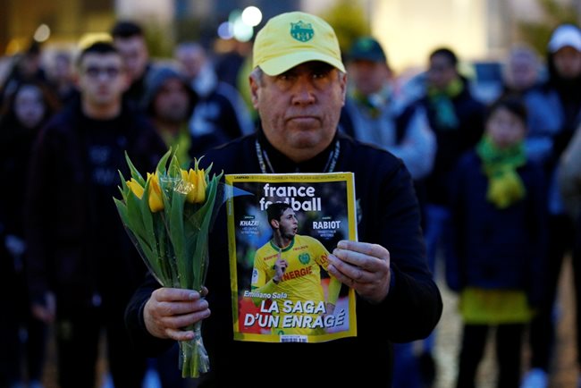Хиляди фенове на "Нант" се молиха за оцеляването на футболиста