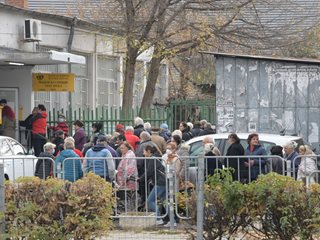 Великденска добавка към пенсиите? Правителството търси пари и възможности (Обзор)