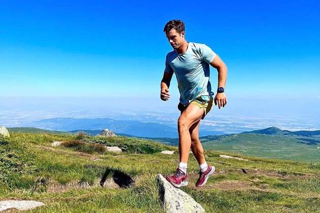Филип Буков тича към Черни връх