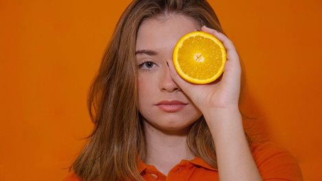 Какво означава оранжевият цвят в психологията?