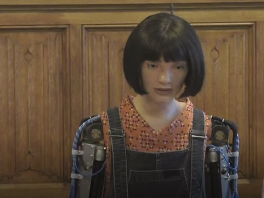 Хуманоидът Ай-Да дебютира в британския парламент, но заспа по време на речта си (Видео)
