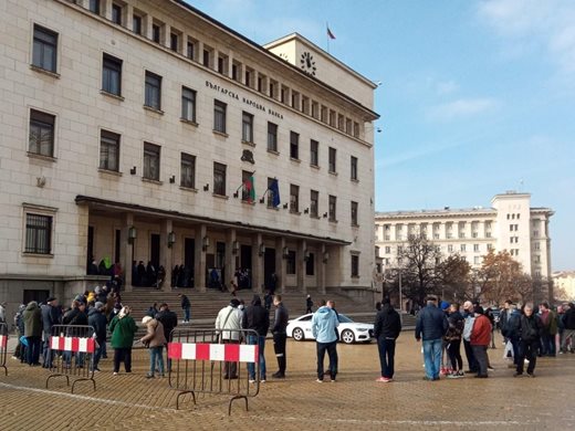 Законът за БНБ мина и на второ четене