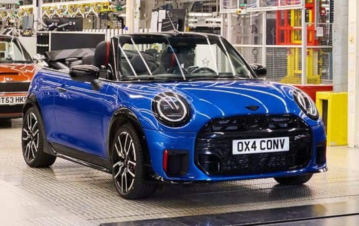 Mini Cabrio се завърна във Великобритания. Снимка: Mini