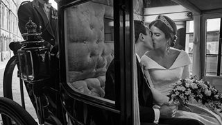 Принцеса Юджини и Джак Бруксбанк споделиха официални снимки от сватбата си (Галерия)